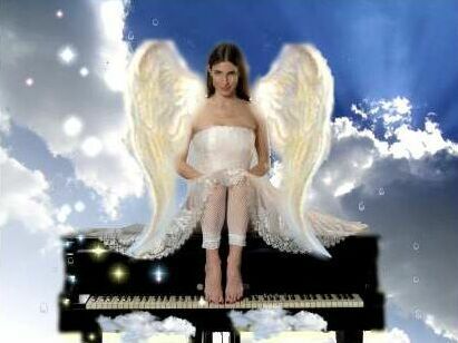 ROMINA YAN YA ES UN ANGEL
